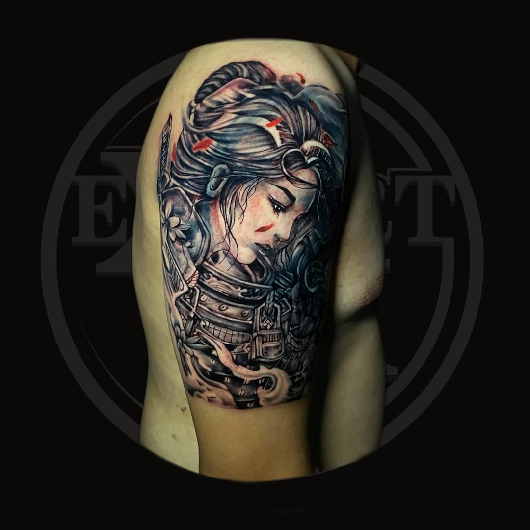 Black and colour tattoos in Kuta offer diverse options for every style. Walk-in services help you choose the perfect design, whether bold black ink or vibrant colours. Work with artists to find the ideal tattoo that suits your personality and taste.